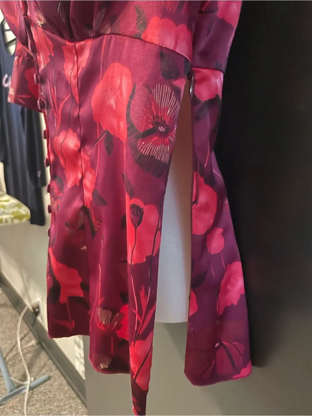Guess Adele Floral Satin Peplum Top Blouse Women’s Small Wine Red Cocktail